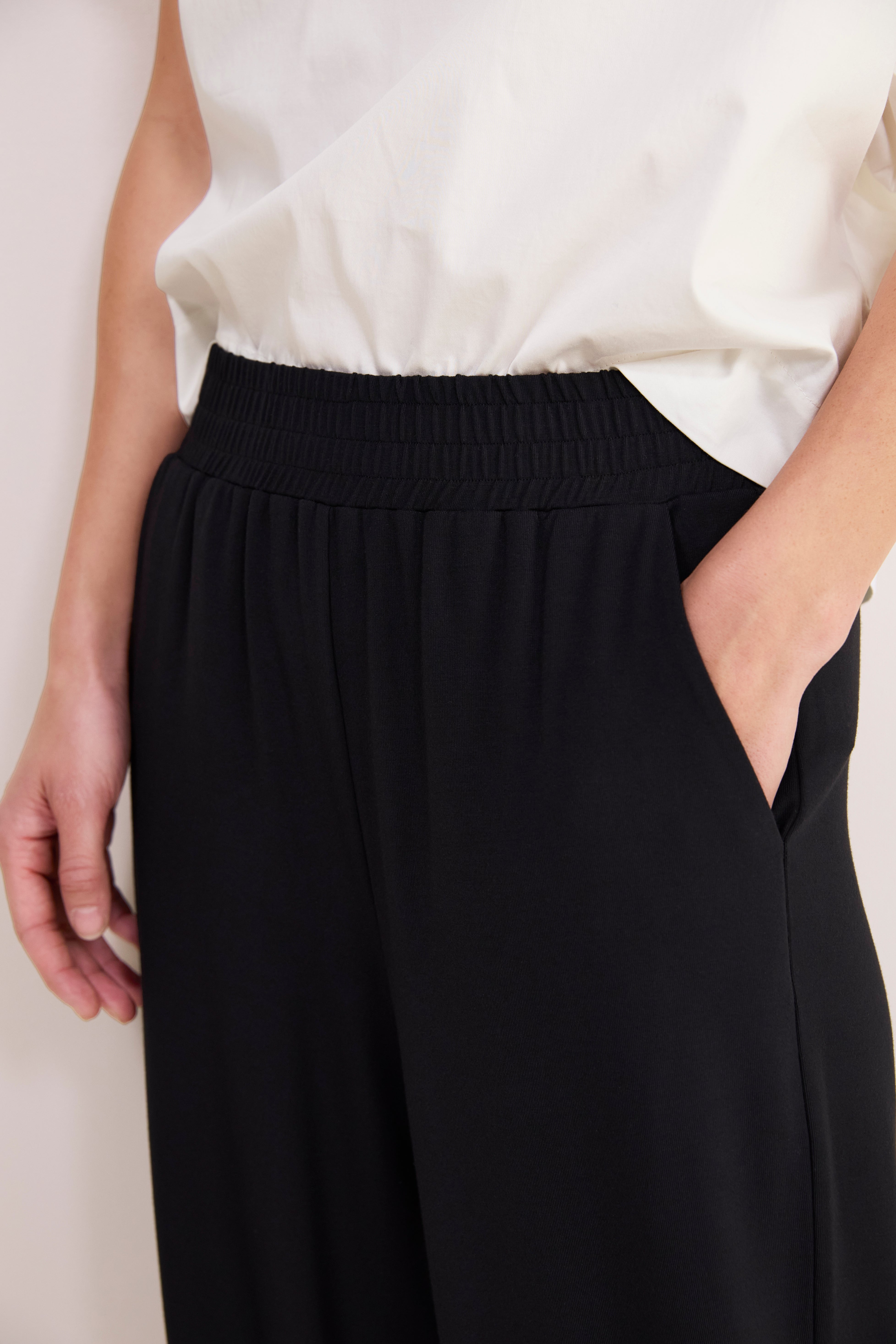 Sienna Split Hem Trouser - Black